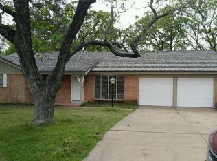 604 Canyon Ridge Dr, Euless, TX 76040