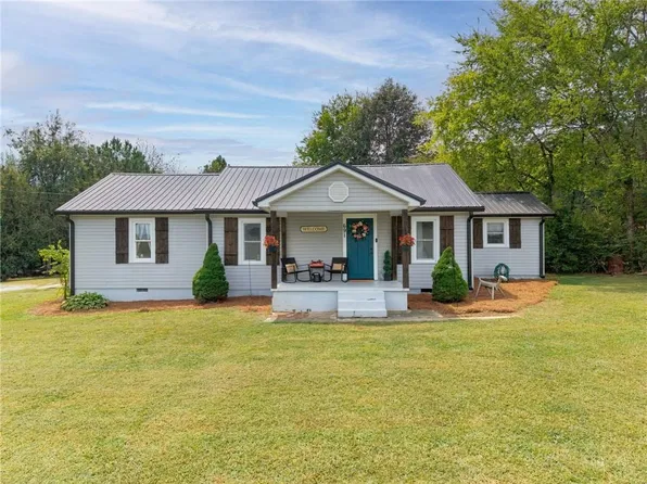 691 Clarkwood Rd, Rockmart, GA 30153