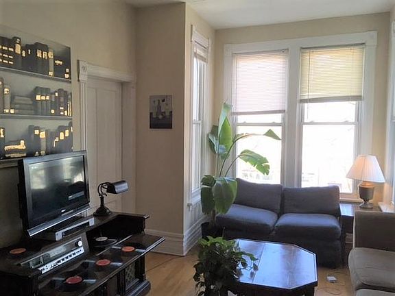 2nd image of 1749 W Barry Ave APT 2
