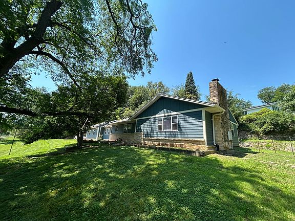 4th image of 1824 E Kanesville Blvd