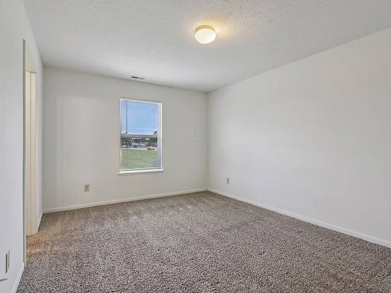 Broadway Village Apartments — Photo 37