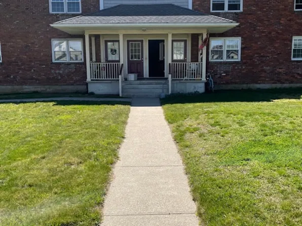 71 Station St APT G, Coventry, RI 02816