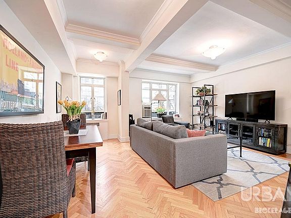 3rd image of 10 W 74th St APT 2B