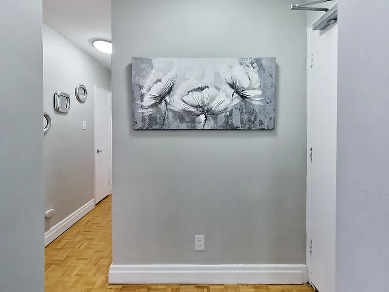 42 Glen Elm Ave #206 — Photo 131