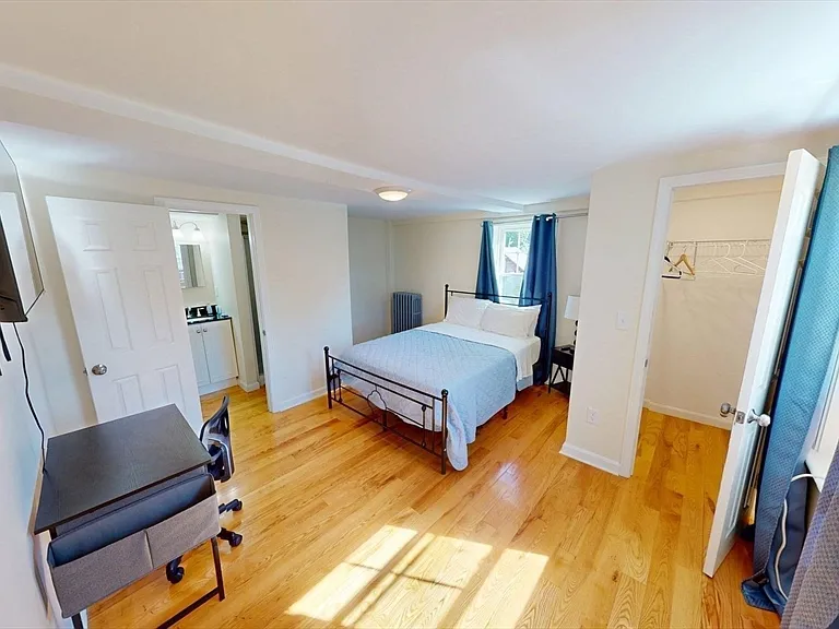 266 Webster St — Photo 17