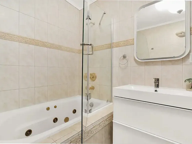 2710 SW 22nd Ave — Photo 49