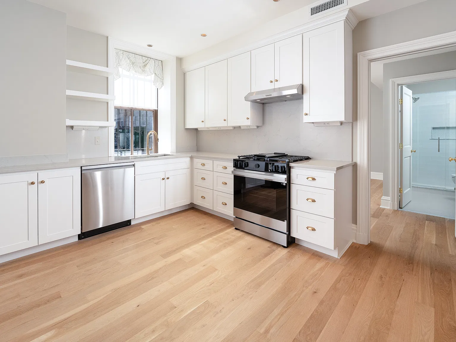 1 bed, 1000 sqft, $2,500 — Photo 1