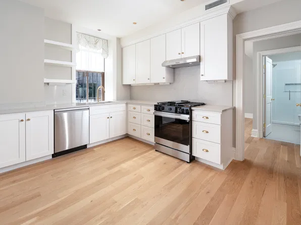 715 Washington Pl, Baltimore, MD