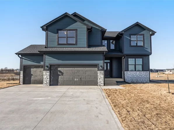 1325 NW Yorktown Dr, Waukee, IA 50263