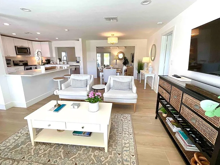 1530 Mandarin Rd — Photo 6