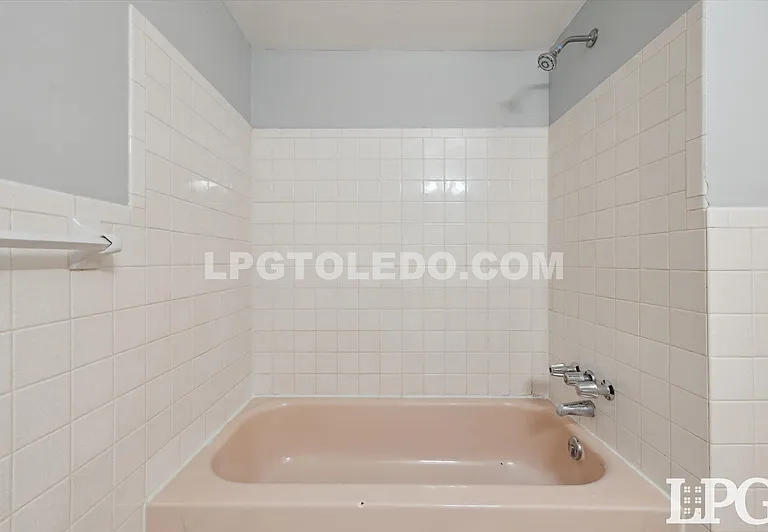3310 Arlington Ave #4 — Photo 14