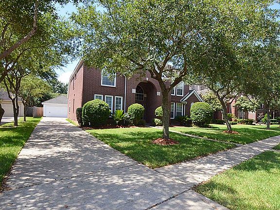 2nd image of 2007 Parkview Ln