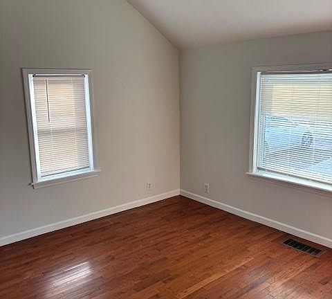 3rd image of 9547 Ridge Ave