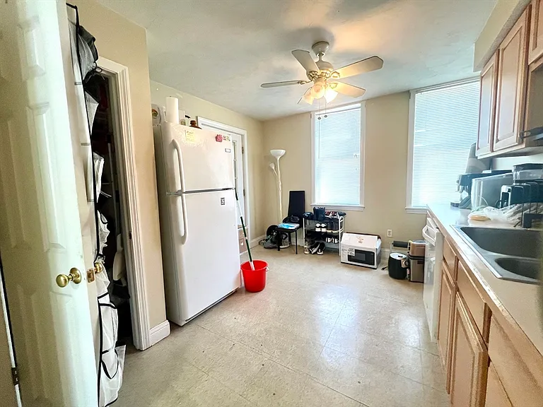 150 Sumner St #1 — Photo 3