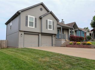 2704 NE Seth Ct, Blue Springs, MO 64014