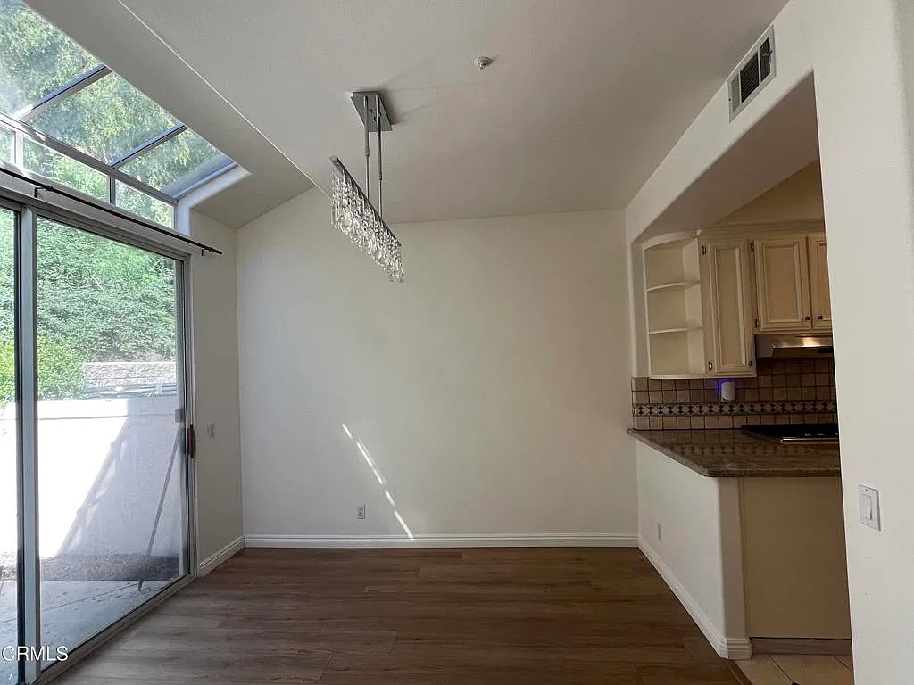 2 bed, 3.0 bath, 1701 sqft, $4,500 — Photo 3
