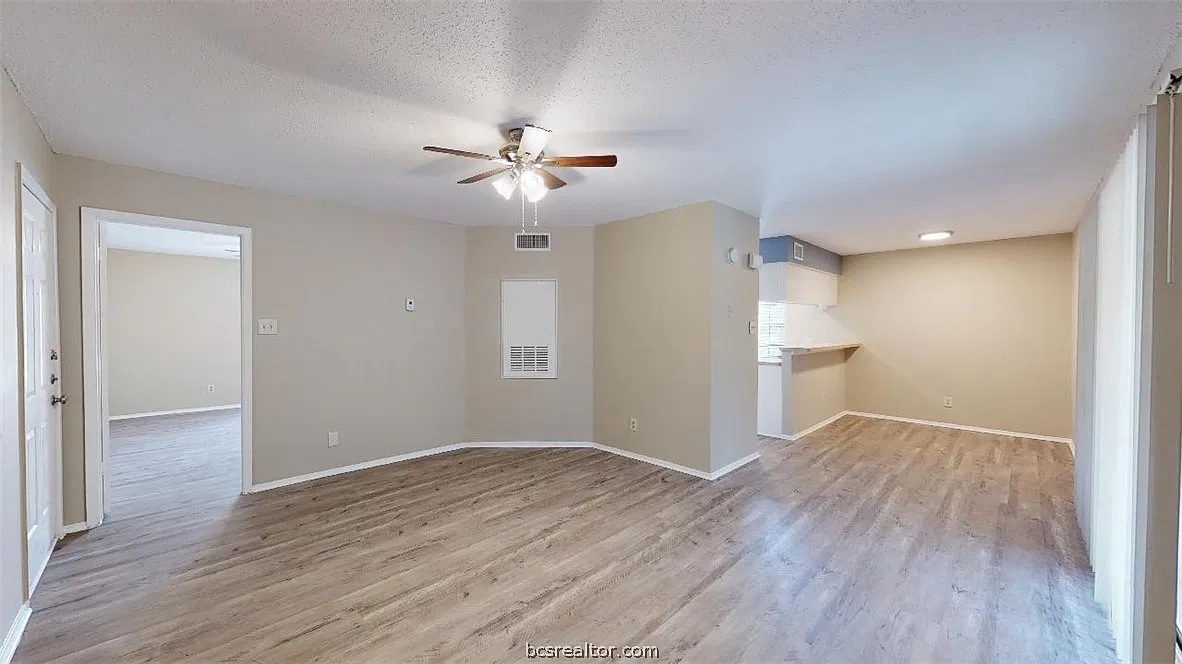2 bed, 2.0 bath, 942 sqft, $1,100 — Photo 3