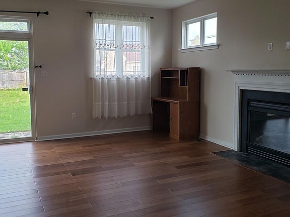 3rd image of 1813 Lincoln Ave
