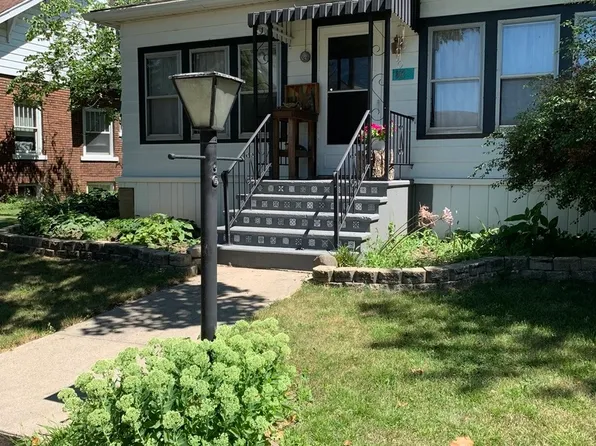 802 Paddock Ave, Ashton, IL 61006