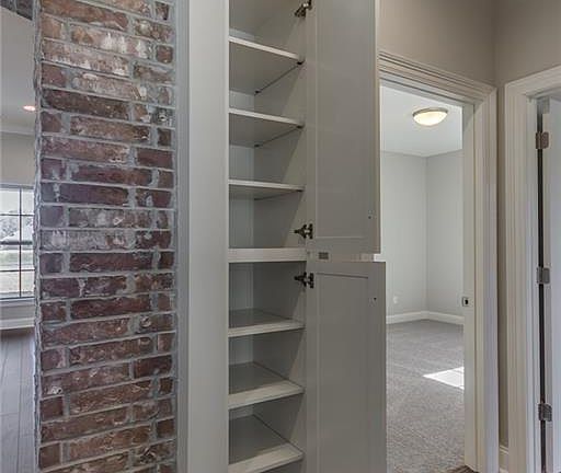 5th image of 214 Aston Ln