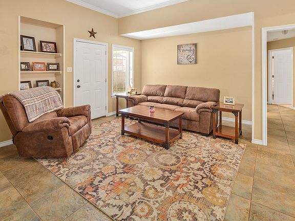 4th image of 205 Augsburg Ct