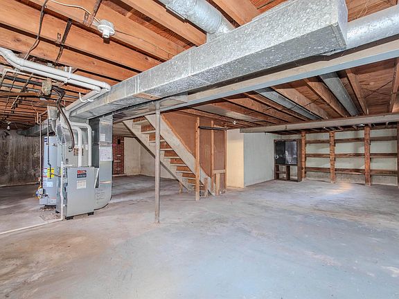 5th image of 28856 Driftwood Dr
