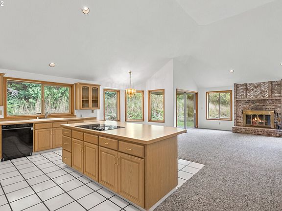 5th image of 15918 NE 249th St