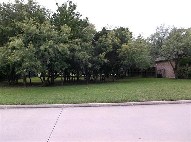 1st image of 2916 Fairway Dr