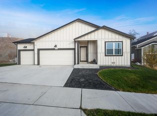 3242 N McKinnon Rd, Spokane, WA 99217