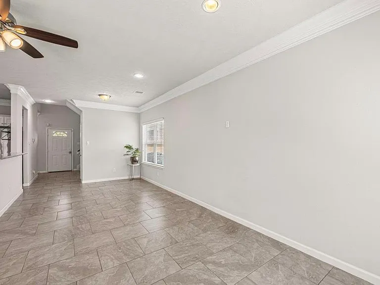 4907 Leamathew St — Photo 14