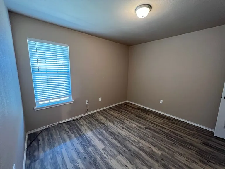 2503 N Avenue O — Photo 22