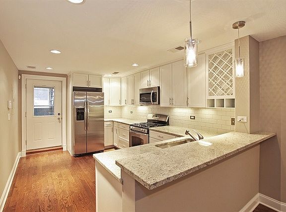 4th image of 4927 N Washtenaw Ave #G