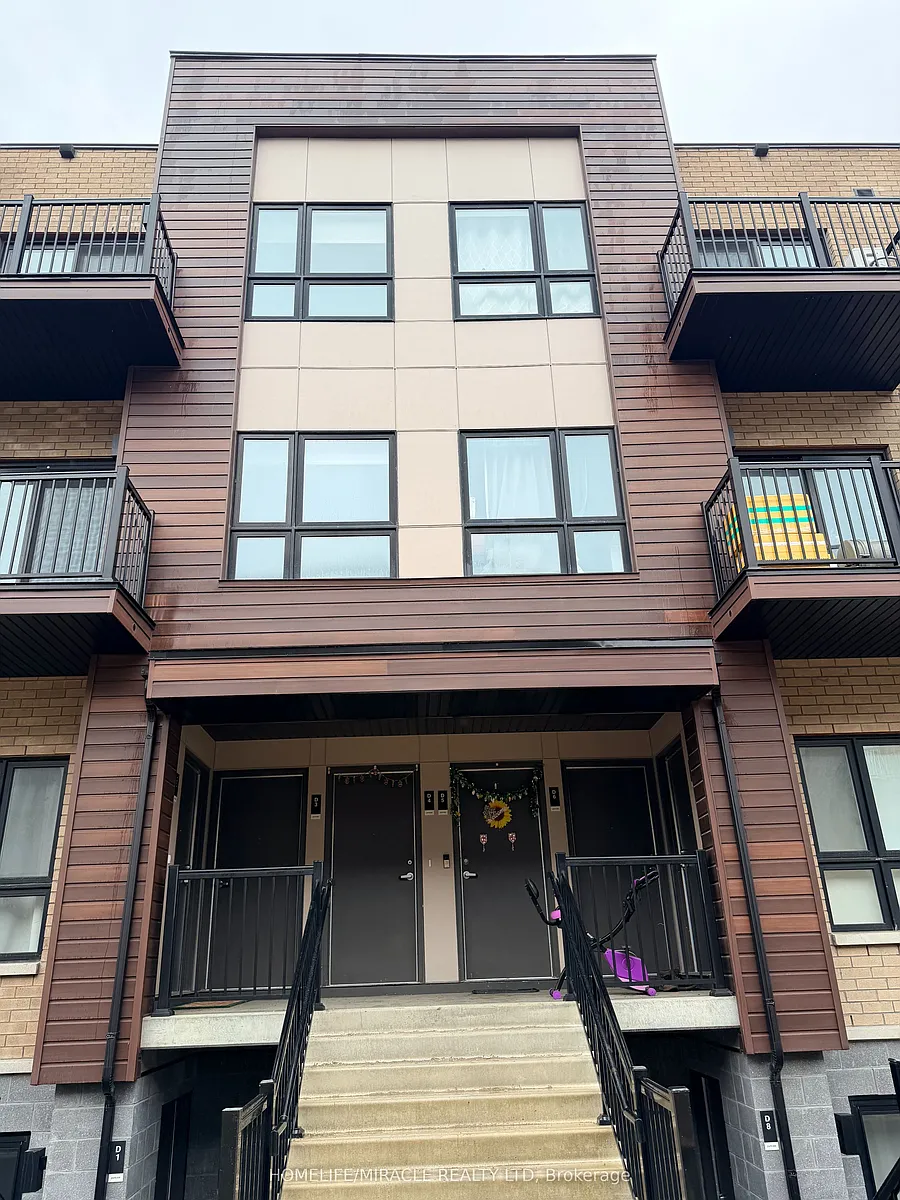 Building Photo - 10 Palace St #D5