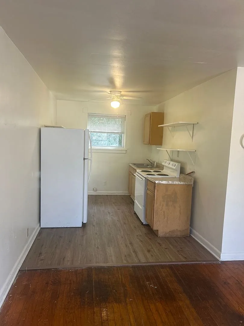 238 9th Ave Pl — Photo 2