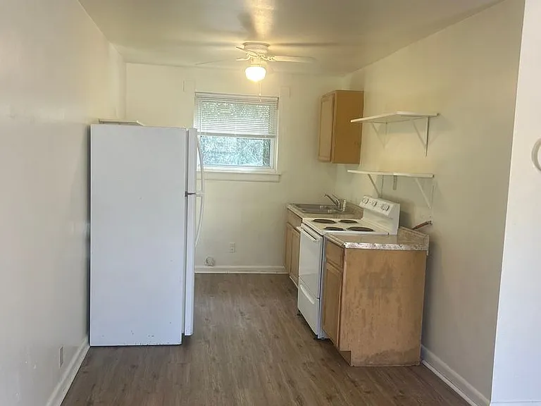 238 9th Ave Pl — Photo 2