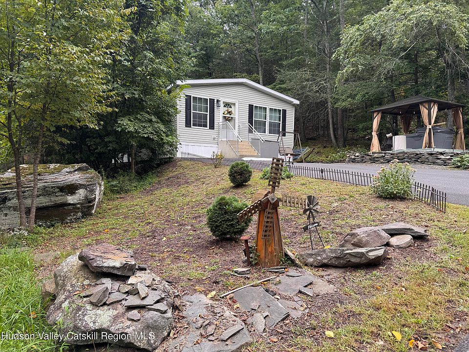 1st image of 131 Rymrock Road #35