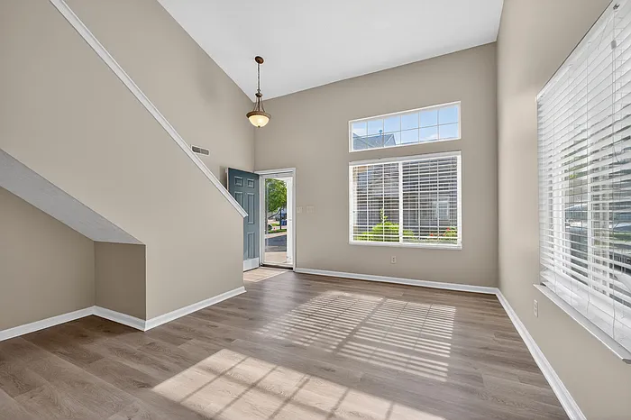 9833 Worthington Blvd — Photo 3