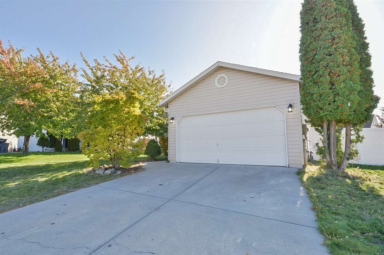 1004 N Christopher St, Medical Lake, WA 99022 Zillow