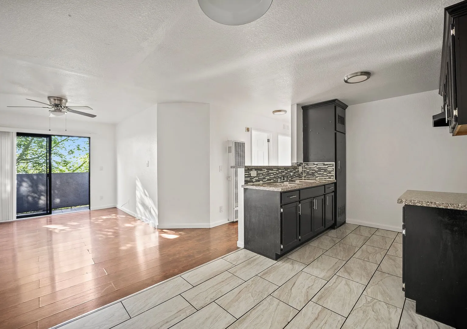 412 Coronado Terrace — Photo 3