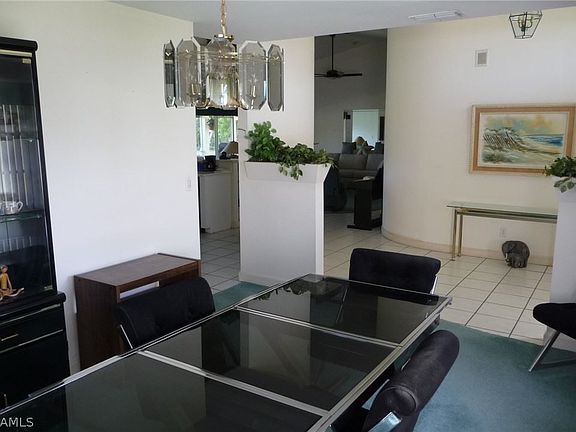 4th image of 809 SE 41st St