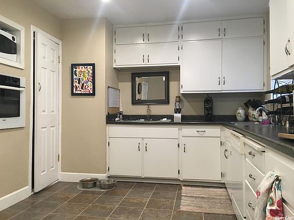3rd image of 5717 Skyridge Dr