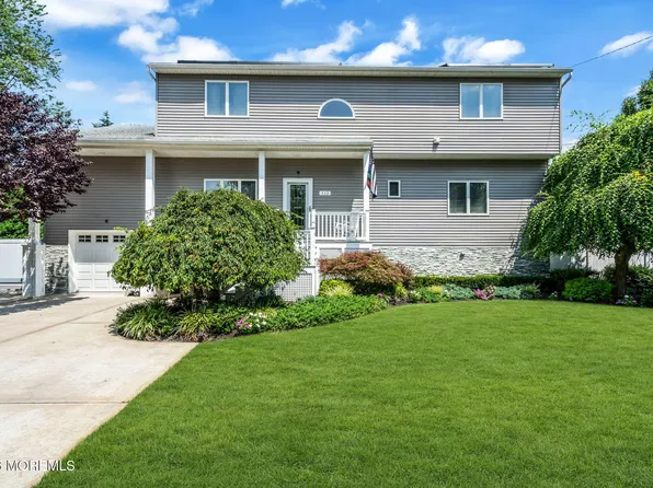 112 Pinewood Road, Toms River, NJ 08753