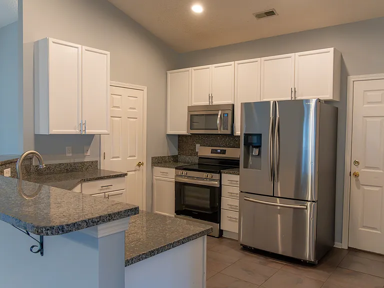 2117 Heathwood Dr — Photo 8