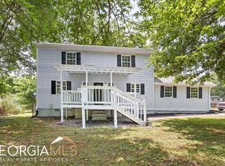 17 Cowart Dr, Powder Springs, GA 30127