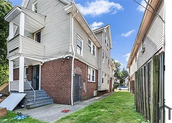 2 bed, 1200 sqft, $1,150 — Photo 2