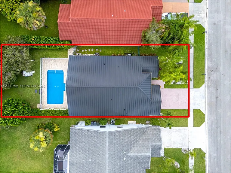 758 Lake Wellington Dr — Photo 37