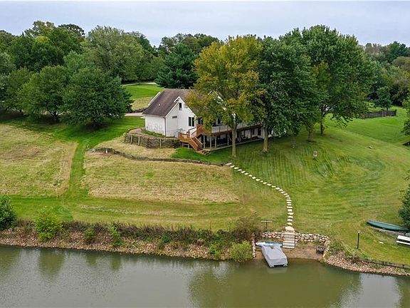 2nd image of 36623 Beachwood Dr