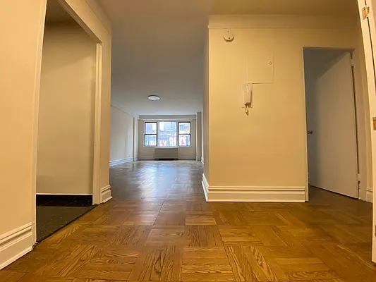 Rented by Bond New York | media 1