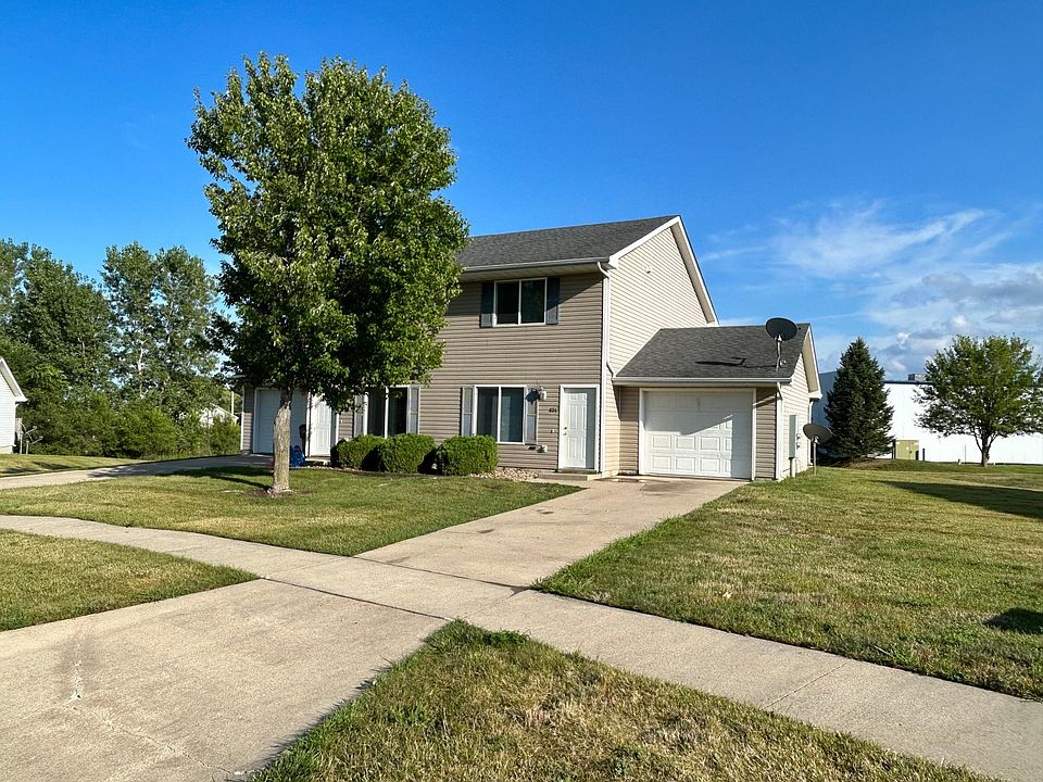 1st image of 834 Edgewater Dr