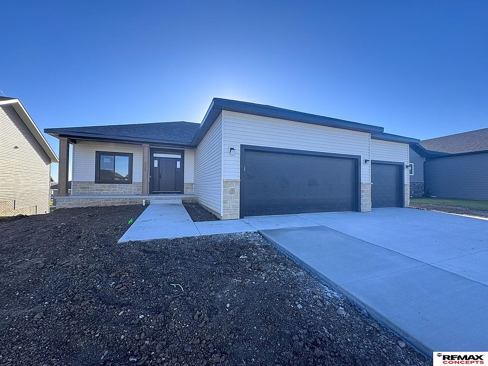1st image of 5920 SW Sierra Madre Dr